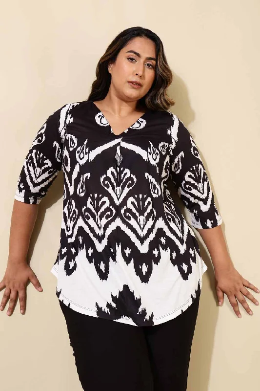 Plus Size Black White Print Centre Pleat Top