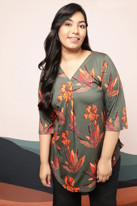 Plus Size Marsh Green Leaf Print Centre Pleat Top